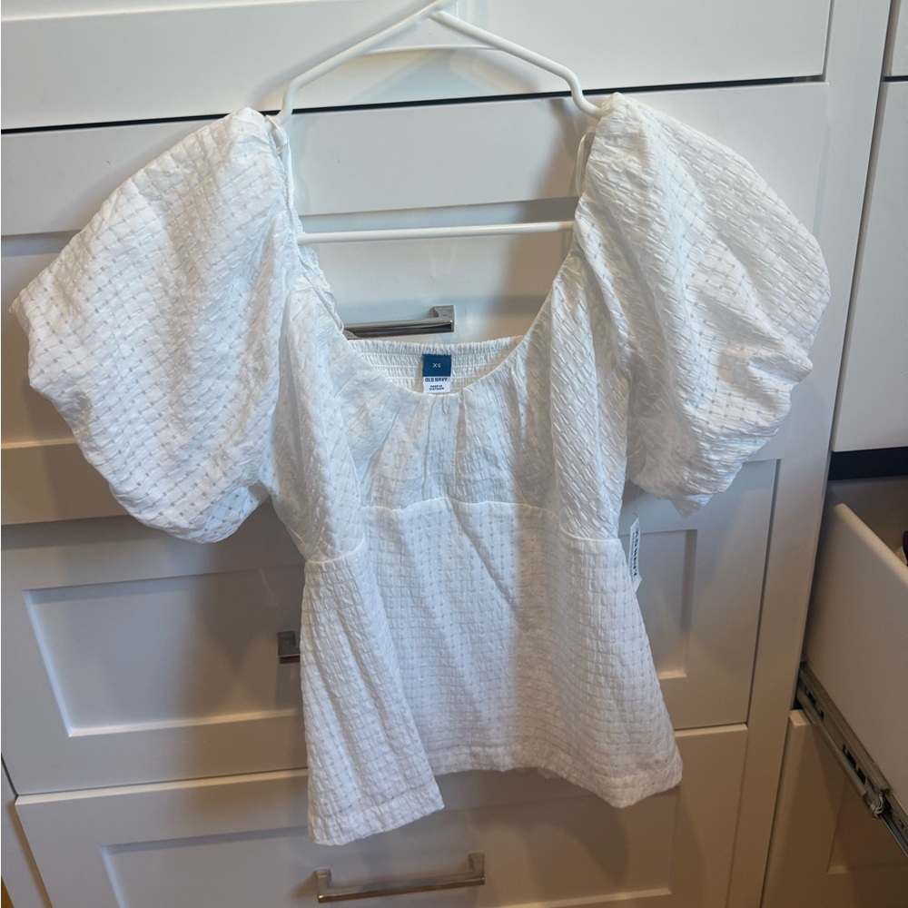 Old navy cute White Puff Sleeve Top
